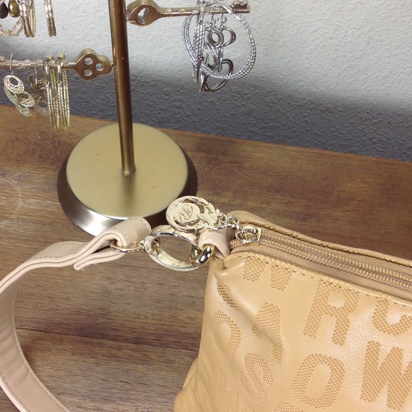 RolesJia Tan Faux Leather Alphabet Cross B… - Picture 4 of 8